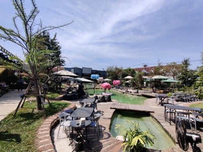 บรรยากาศ Nives Cafe And Bar