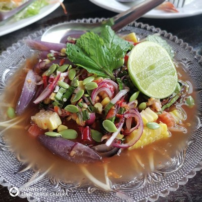 ยำแซลม่อน