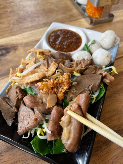 ลวกจิ้มรวมหมู
