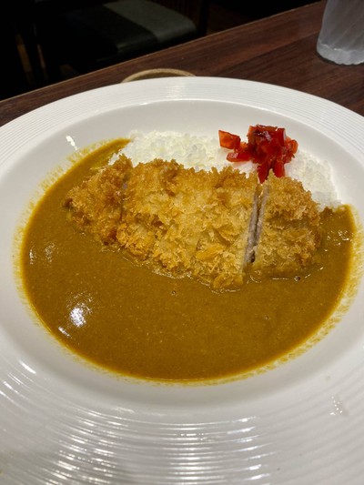 ข้าวแกงกะหรี่ทงคัตสึหมูสันใน