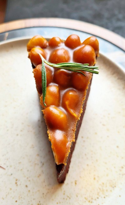Macademia Caramel Cake