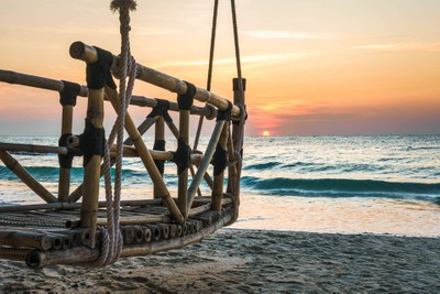 มาเที่ยวเสม็ดวันนี้ ห้ามพลาด Reef Bar & Restaurant ร้านอาหารและบาร์เปิดใหม่ บนอ่าวทับทิม