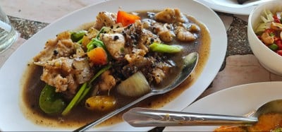 เมนูของร้าน ชายเลซีฟู๊ด แอนด์ รีสอร์ท สะพานปลาชะอำ เพชรบุรี