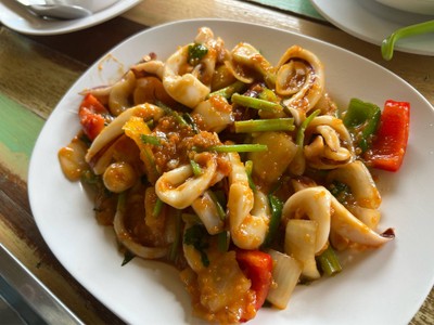 ปลาหมึกผัดไข่เค็ม