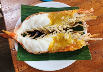 กุ้งแม่น้ำเผาขนาด 3 ตัวโล กิโลละ 1,500 บาท