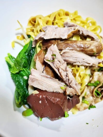 บะหมี่เป็ดหอม