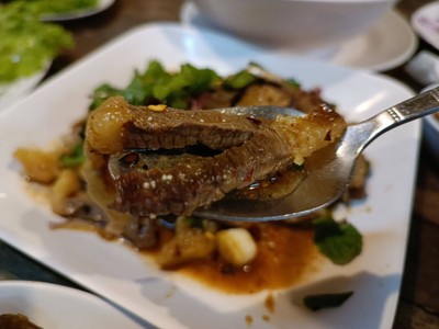 น้ำตกเนื้อ