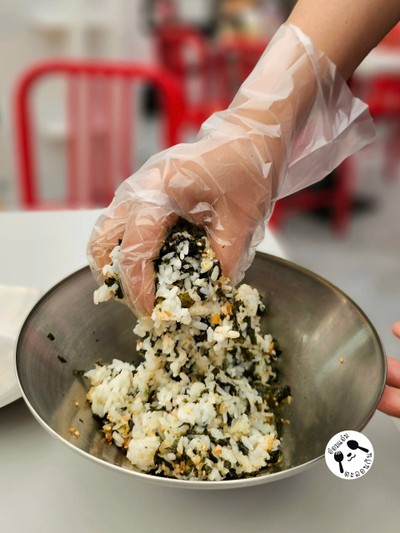 ข้าวปั้นสาหร่ายเกาหลี