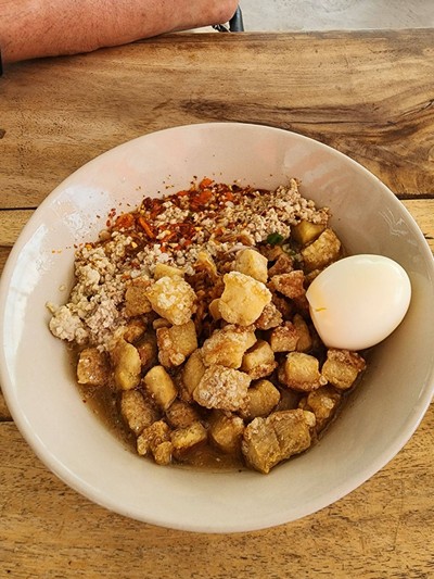 เส้นเล็กโคตรกากหมู เพิ่มไข่