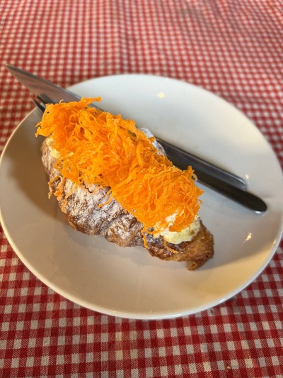 Fhoi Thong Croissant