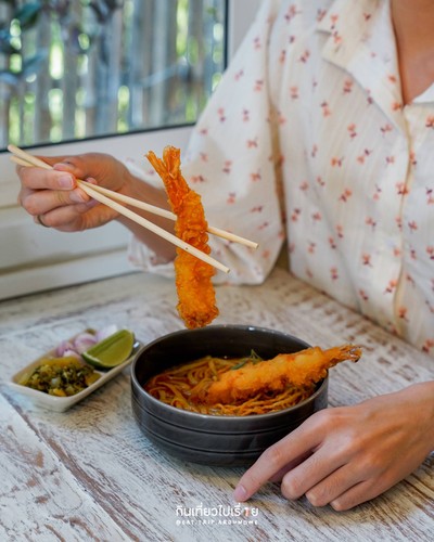 ข้าวซอยกุ้งเทมปุระ