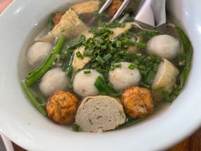 เกาเหลาลูกชิ้นปลา