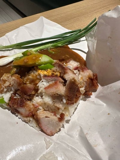 ข้าวหมูกรอบ