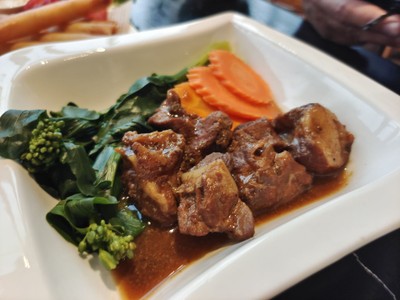 ซี่โครงอ่อนพะโล้ขลุกขลิก