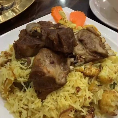 ข้าวหมกสีแดงแพะ