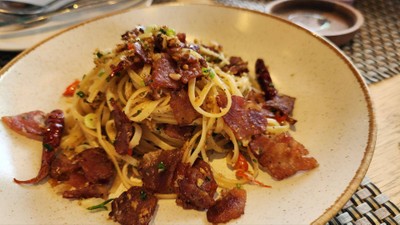 สปาเก็ตตี้พริกกระเทียมเบคอน