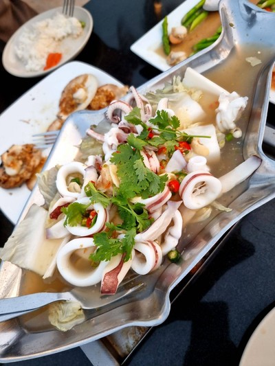 ปลาหมึกนึ่งมะนาว