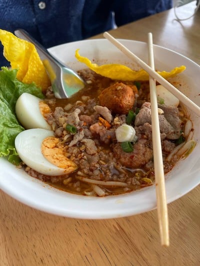 ก๋วยเตี๋ยวปากหม้อตัวกลม สาขาสมบัติบุรี
