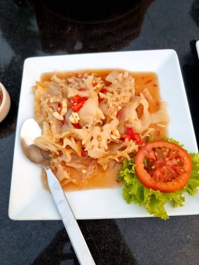 ยำแมงกระพรุนน้ำมันงา