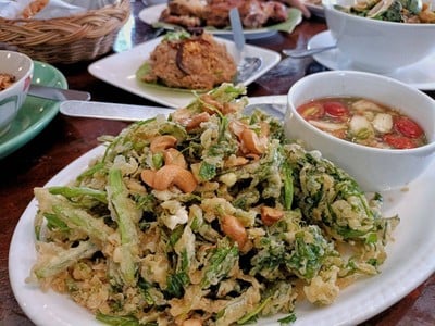 เมนูของร้าน เฮือนลำพูน สวนผัก