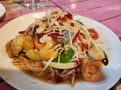 อาหาร หรือ เครื่องดื่ม
