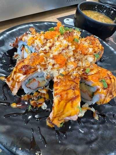 จานซูชิ ที่ให้มากับเซ็ตบุฟเฟ่ต์ 569 บาท