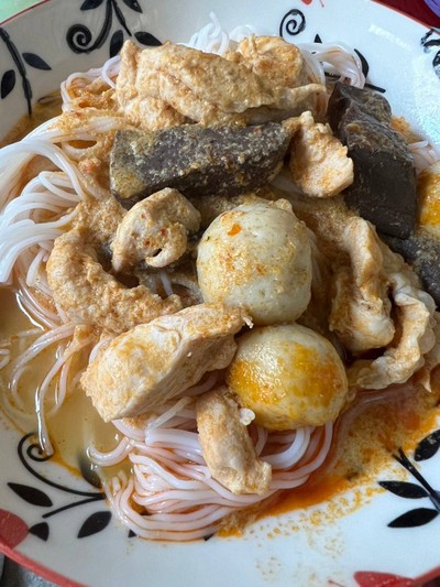 ขนมจีนน้ำยาไก่