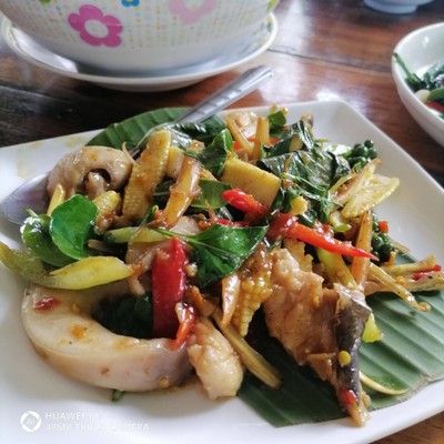 ผัดฉ่าปลาคัง