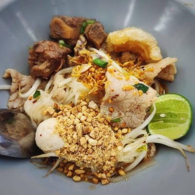 เมนูของร้าน หมูสะเต๊ะนายซ้ง บรรทัดทอง