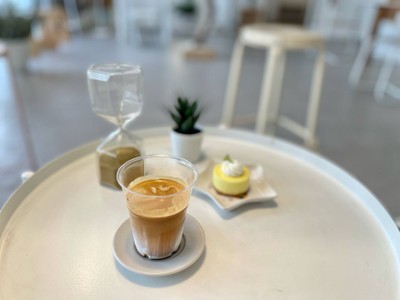 ☕️ Dirty Coffee. (Price 60 Baht.)