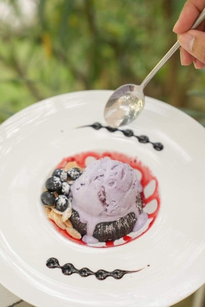 Peter Rabbit English Tea Time