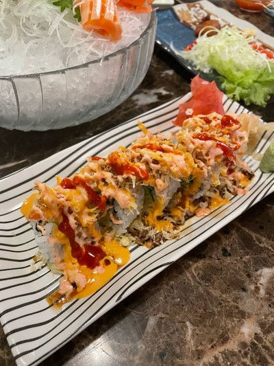 โรลสไปซี่แซลมอน