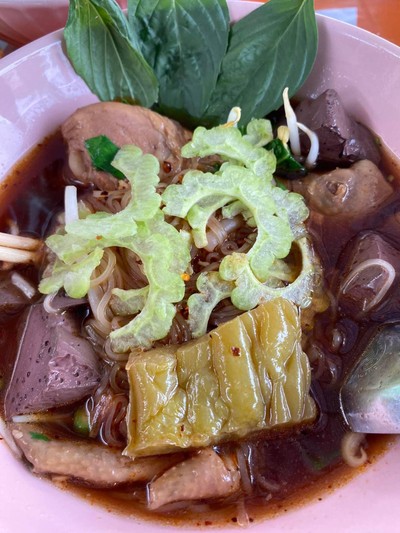ก๋วยเตี๋ยวไก่มะระ