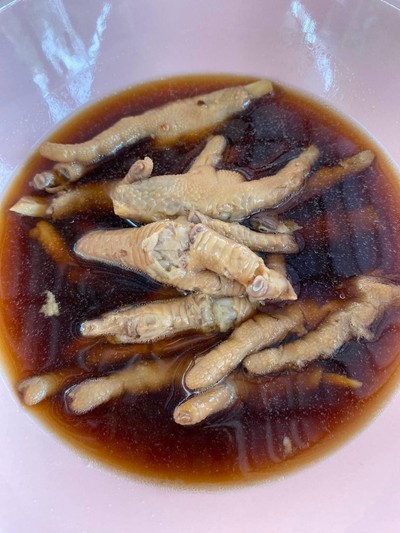 ขาไก่ลอยน้ำ