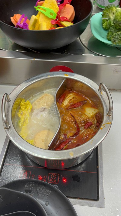 ซุป 2 หม้อ : หม่าล่าเผ็ดชา & ทงคัตสึ