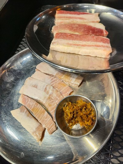 เมนูของร้าน Nice Two Meat U Central Eastville