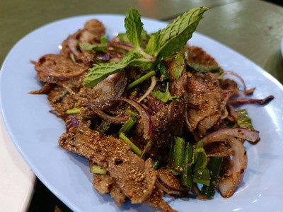 น้ำตกเนื้อ