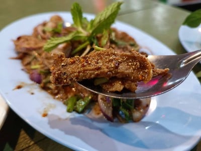 น้ำตกเนื้อ