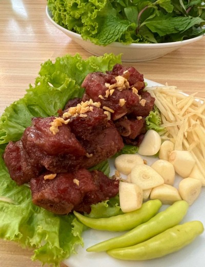 แหนมซี่โครงหมูทอด