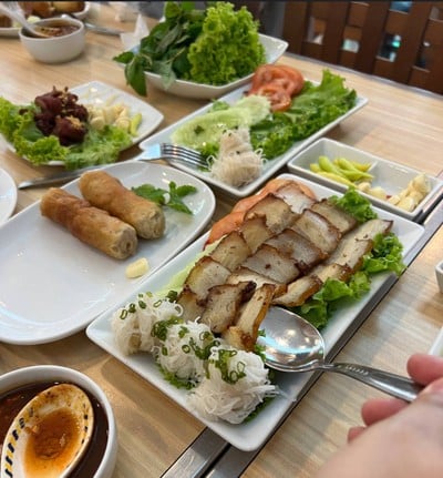 เส้นหมี่หมูย่าง