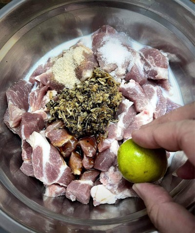 วิธีทำ สันคอหมูทอดกระเทียม สูตรหม้อทอดไร้น้ำมัน วิธีทำ สันคอหมูทอดกระเทียม สูตรหม้อทอดไร้น้ำมัน