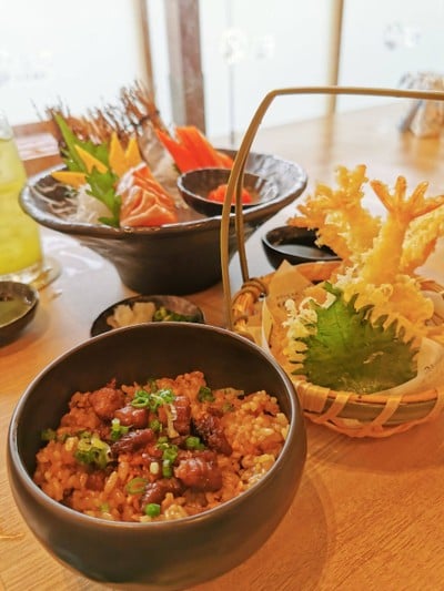 อาหาร หรือ เครื่องดื่ม