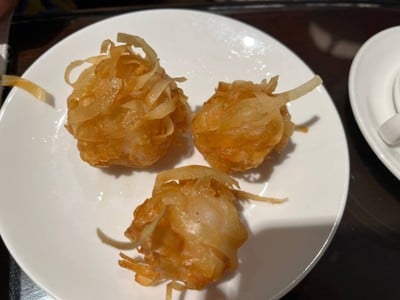 ลูกชิ้นปลาหมึกทอด