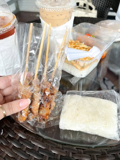 ข้าวเหนียวหมูปิ้ง