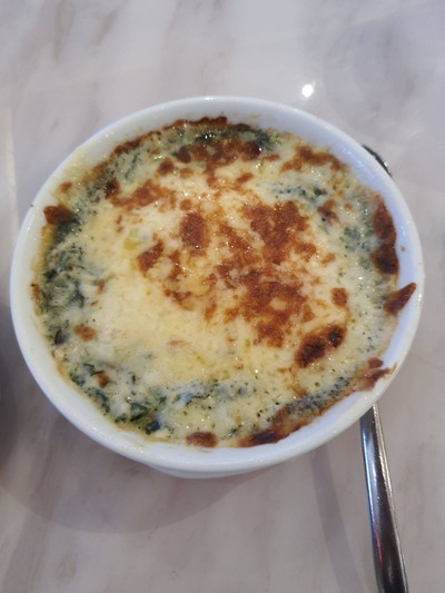 ลาซานญ่าผักโขม และสลัด