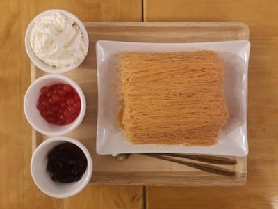 อาหาร หรือ เครื่องดื่ม