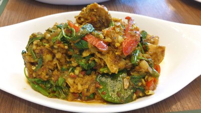 ผัดเผ็ดมหาประลัยไก่บ้าน