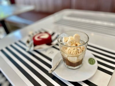 ☕️ Affogato Coffee. (Price 100 Baht.)