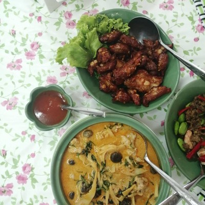 อาหาร หรือ เครื่องดื่ม