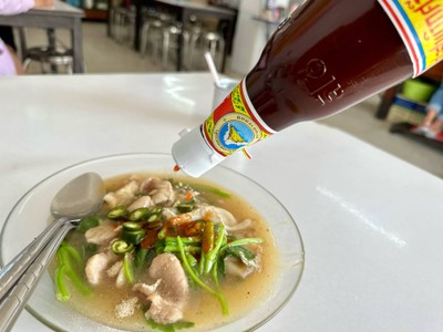 เส้นใหญ่ราดหน้า